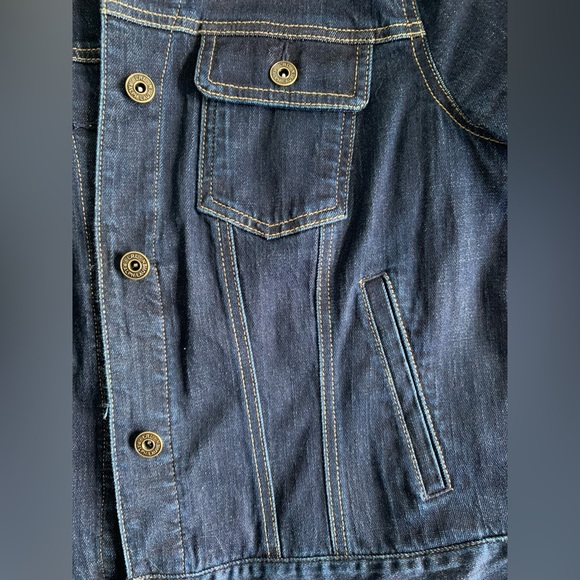 Ralph Lauren denim jacket in dark wash with faux leather trim around the collar. - Picture 6 of 10